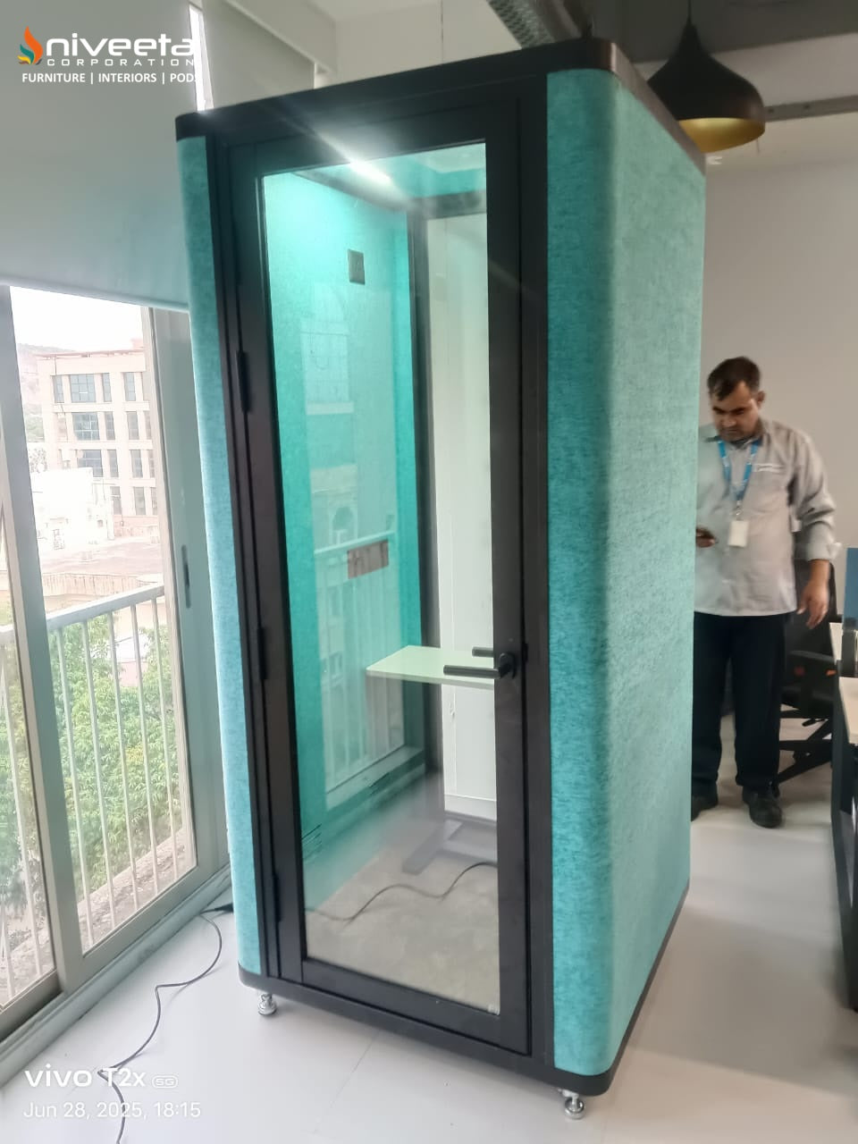 Soundproof Morden Private Office Phone Booth - Niveeta Corp